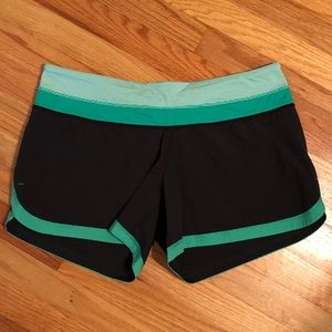 EUC Lululemon Groovy Run Shorts